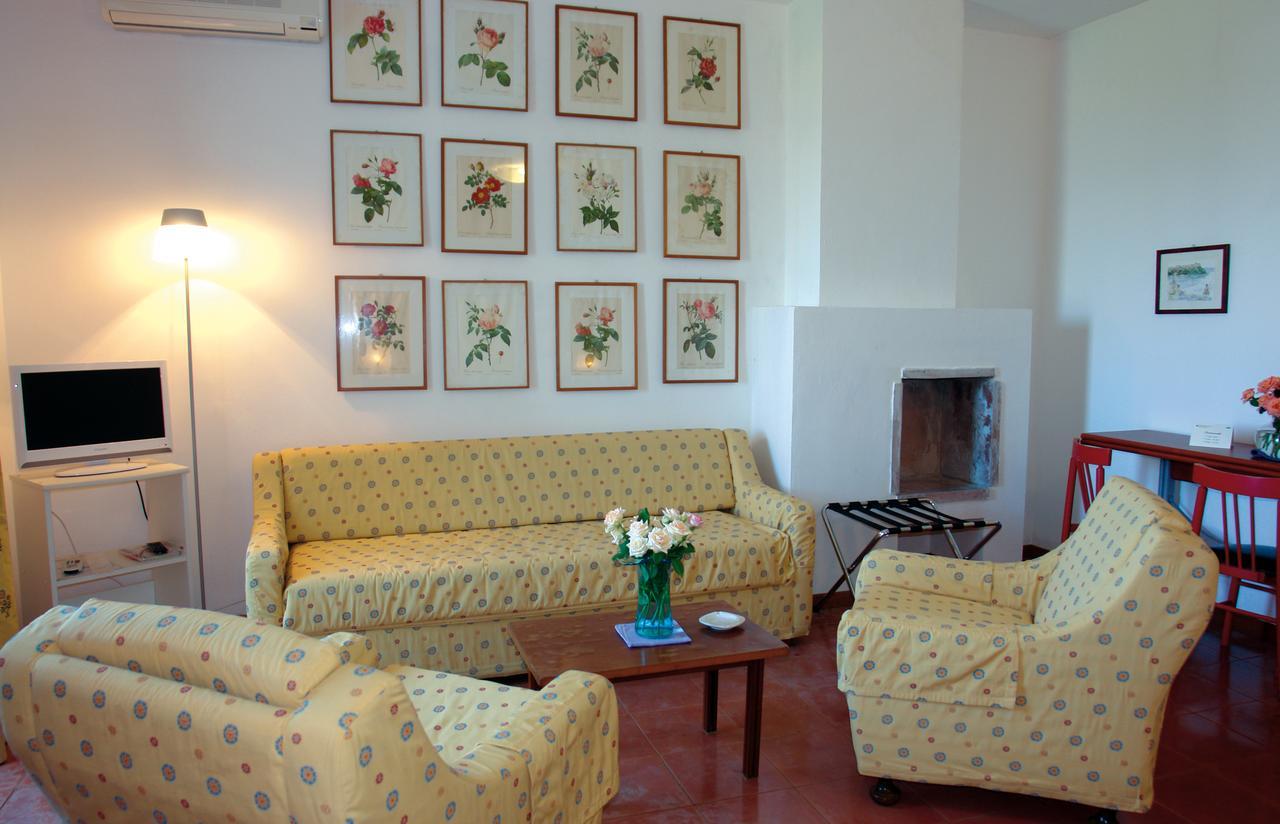 Hotel Della Baia Baia Domizia Ngoại thất bức ảnh