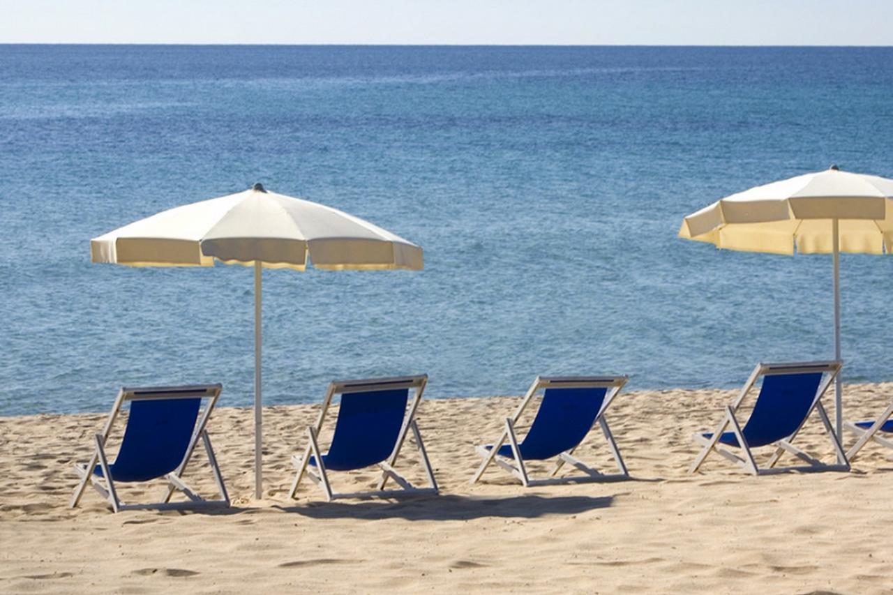 Hotel Della Baia Baia Domizia Ngoại thất bức ảnh