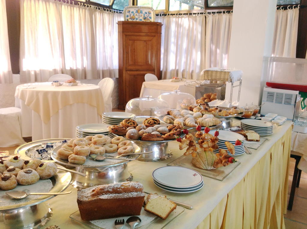 Hotel Della Baia Baia Domizia Ngoại thất bức ảnh
